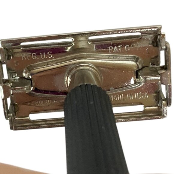 Vintage Gillette Super Speed Flare Tip Safety Razor Black Twist-To-Open USA - Picture 9 of 9